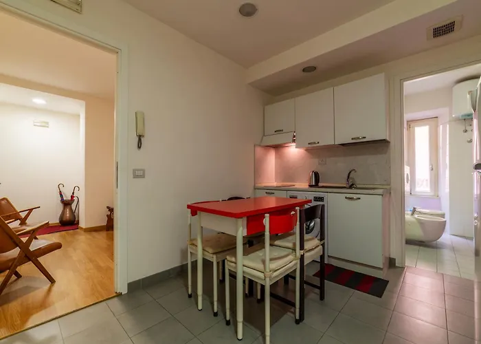 Guesthost - Roma Termini Comfy Apartment